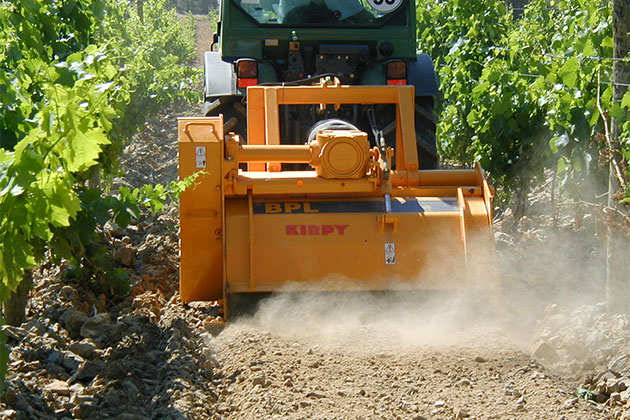 Kirpy BPL stone crusher in vineyards