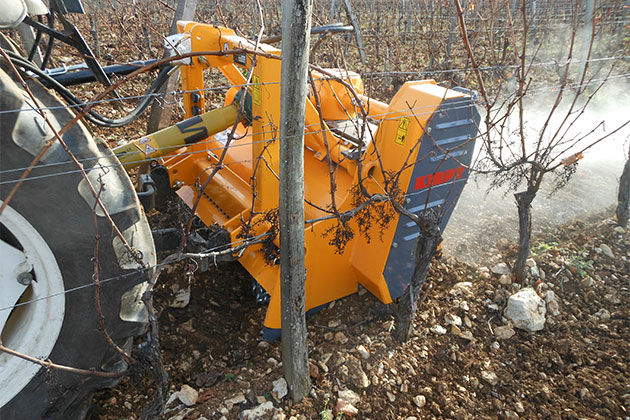 Kirpy BPL stone crusher in vineyards